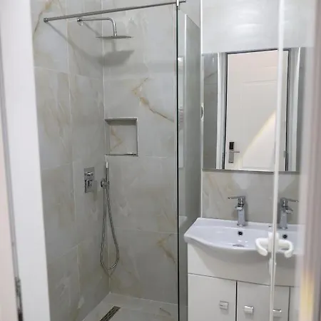 Hotel Xhani's