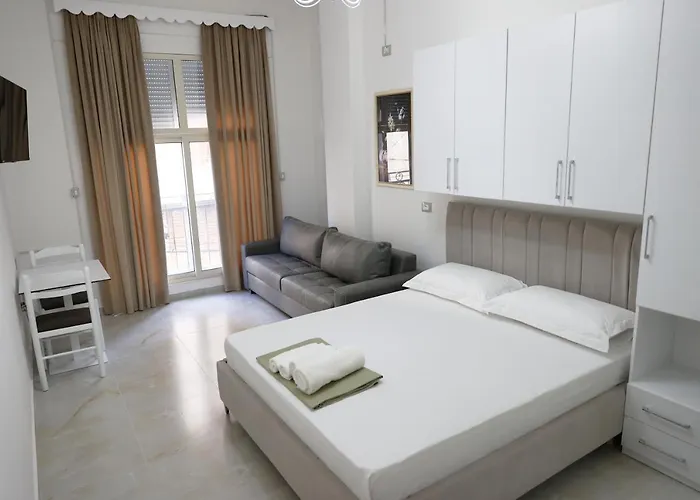 Xhani's Hotel *